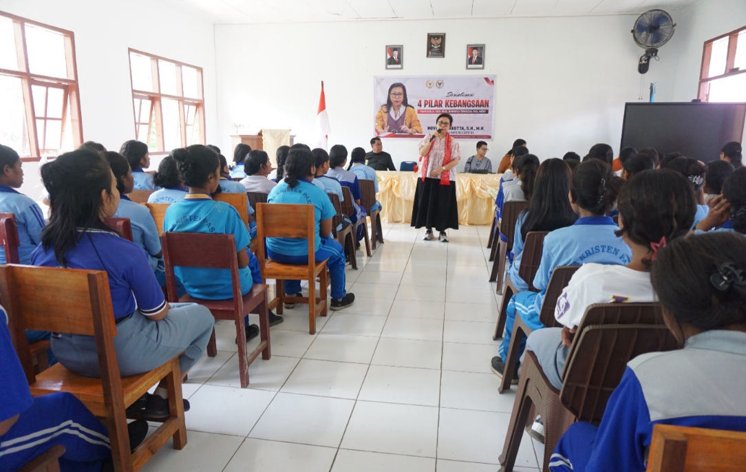 Tanamkan Nilai Kebangsaan, Novita Sosialisasi Empat Pilar di SMA Kristen Passo